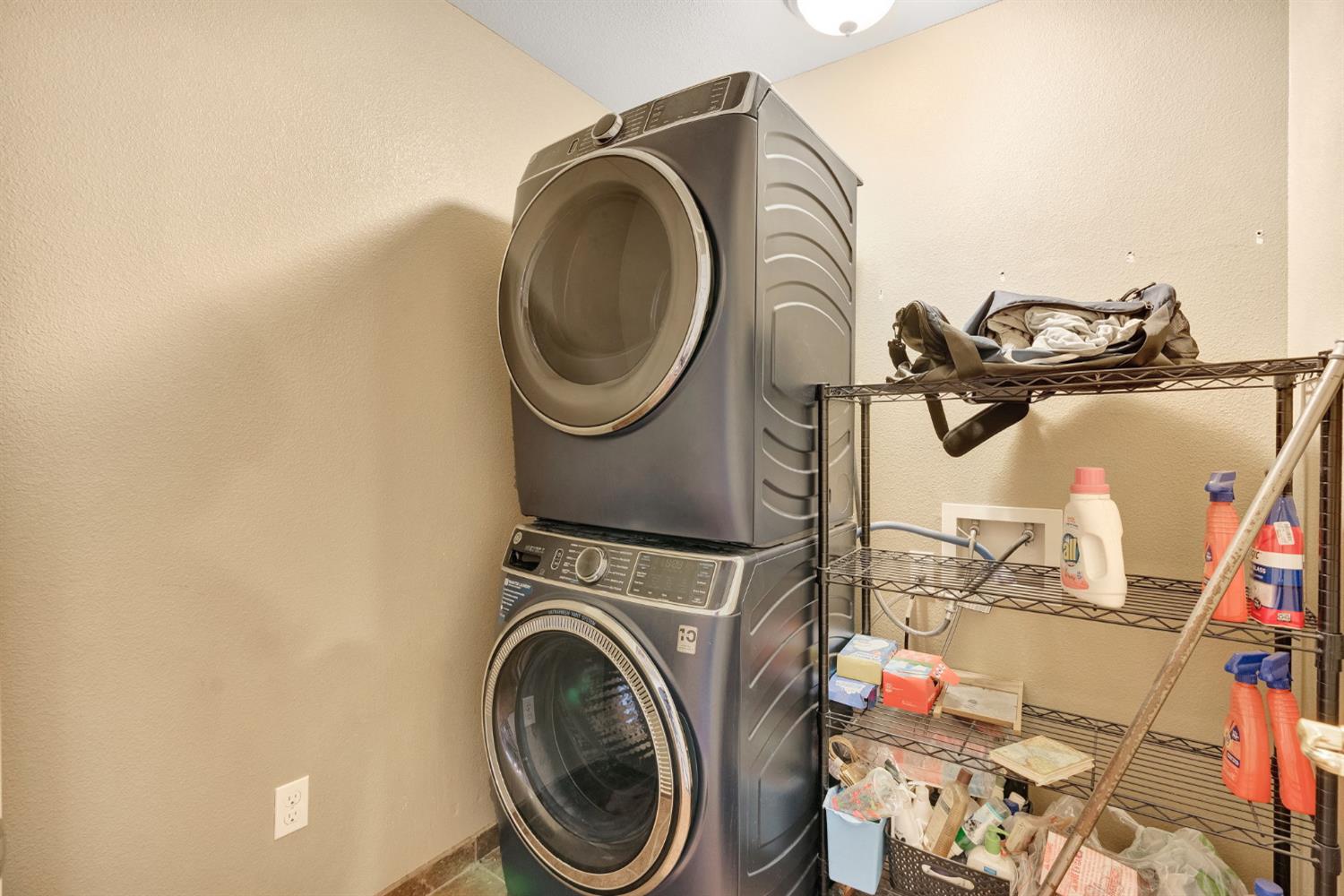 1350 E Jefferson Ct, Reedley, CA 93654