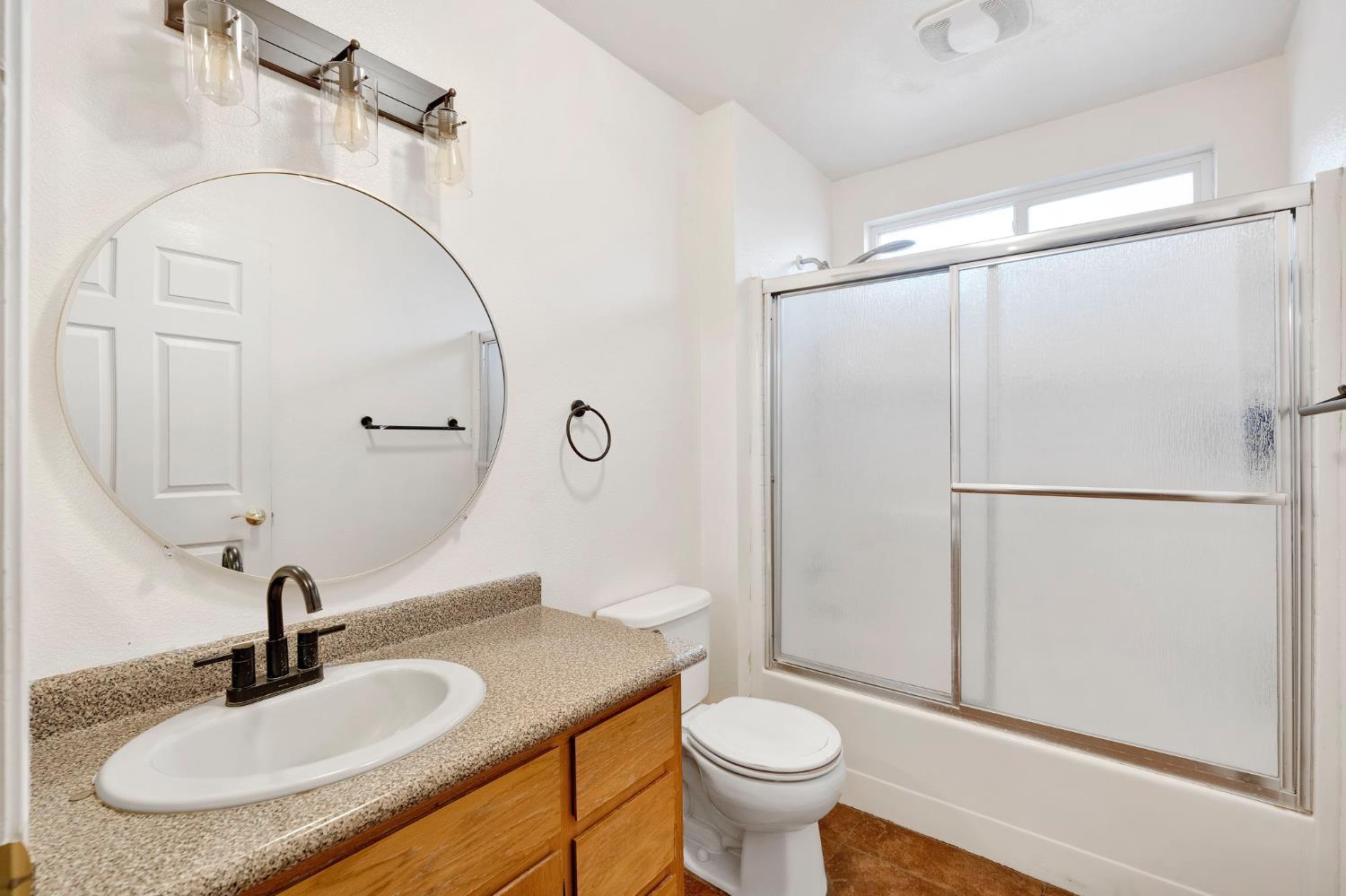 1350 E Jefferson Ct, Reedley, CA 93654