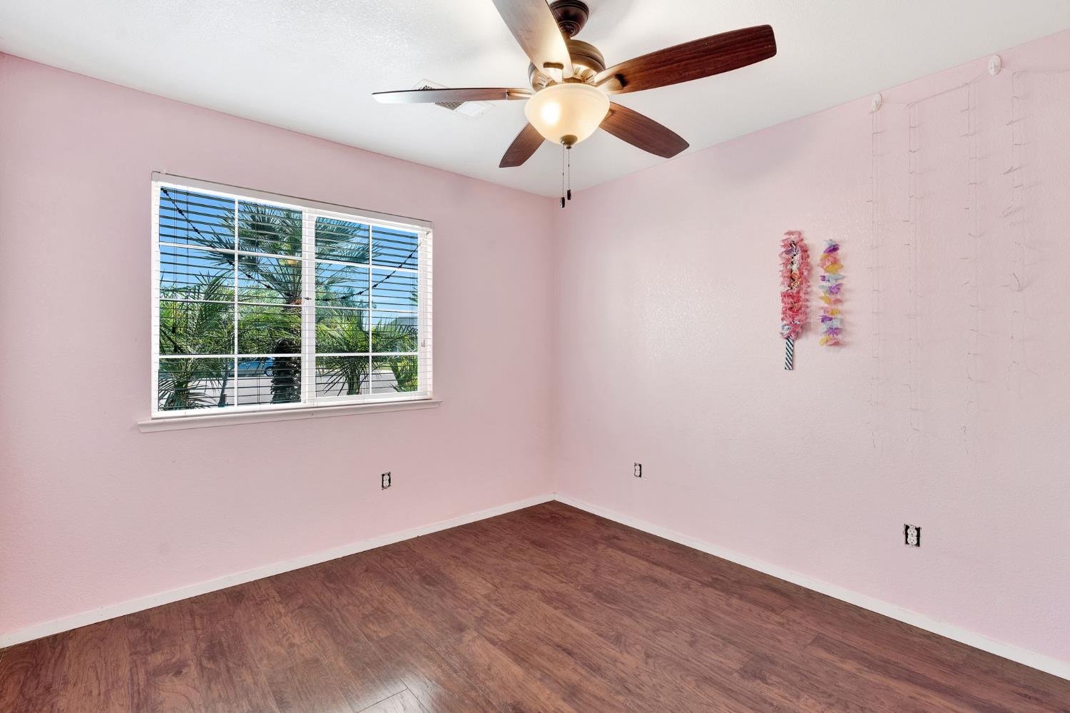 1350 E Jefferson Ct, Reedley, CA 93654