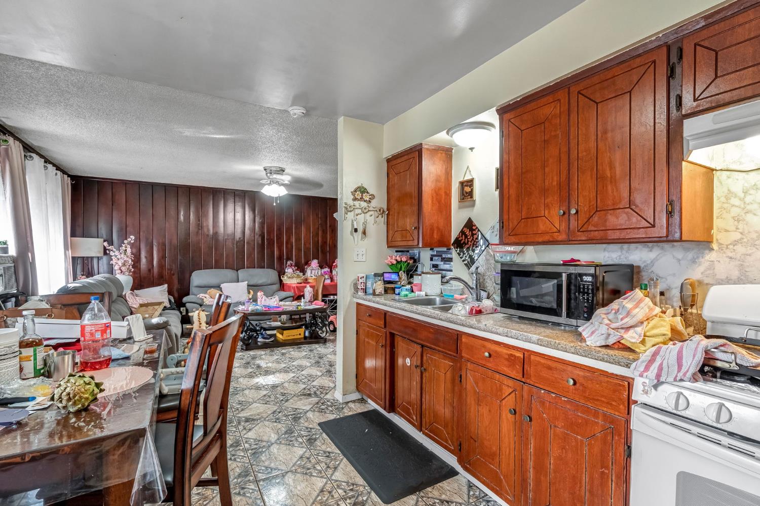 125 12Th St, Orange Cove, CA 93646